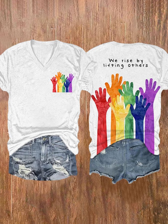 Women'S We Rise By Lifting Others Heart Rainbow T-Shirt