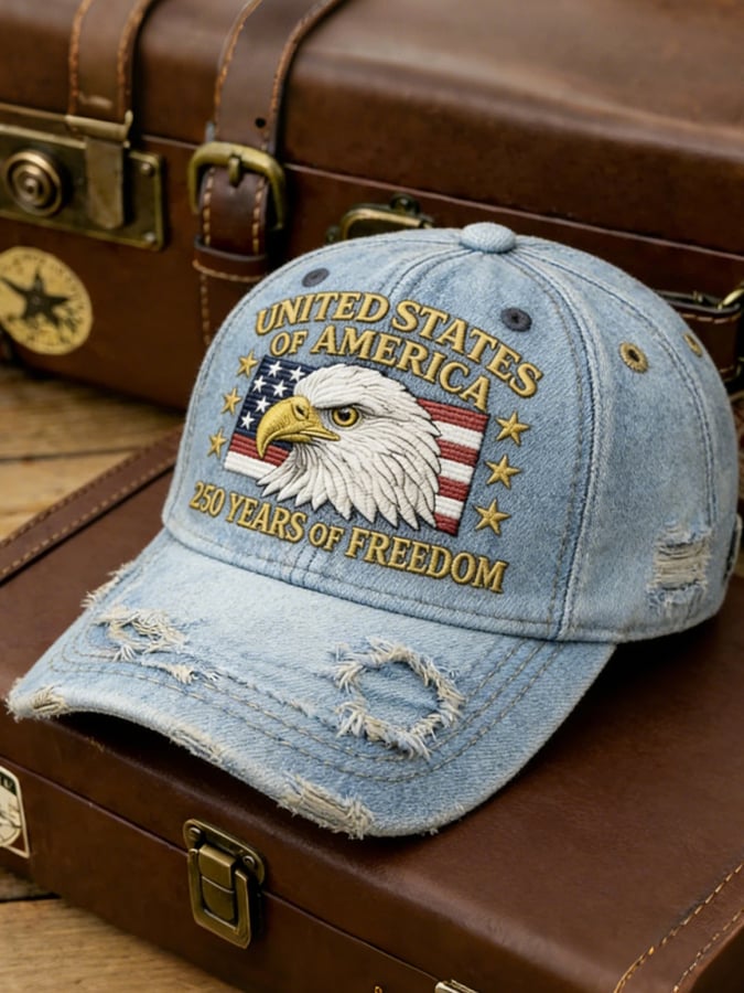 Unisex casual hat with a 250th anniversary of the United States commemorative print.
